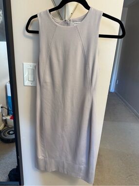 Babaton Sleeveless Midi Sheath Dress in Pale Lavender